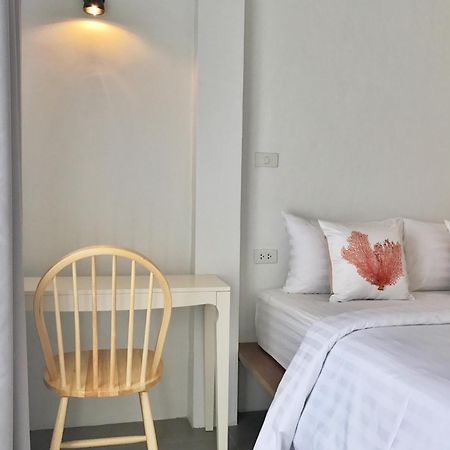 Silan Residence, Koh Phangan - An authentic village experience Chaloklum Bilik gambar