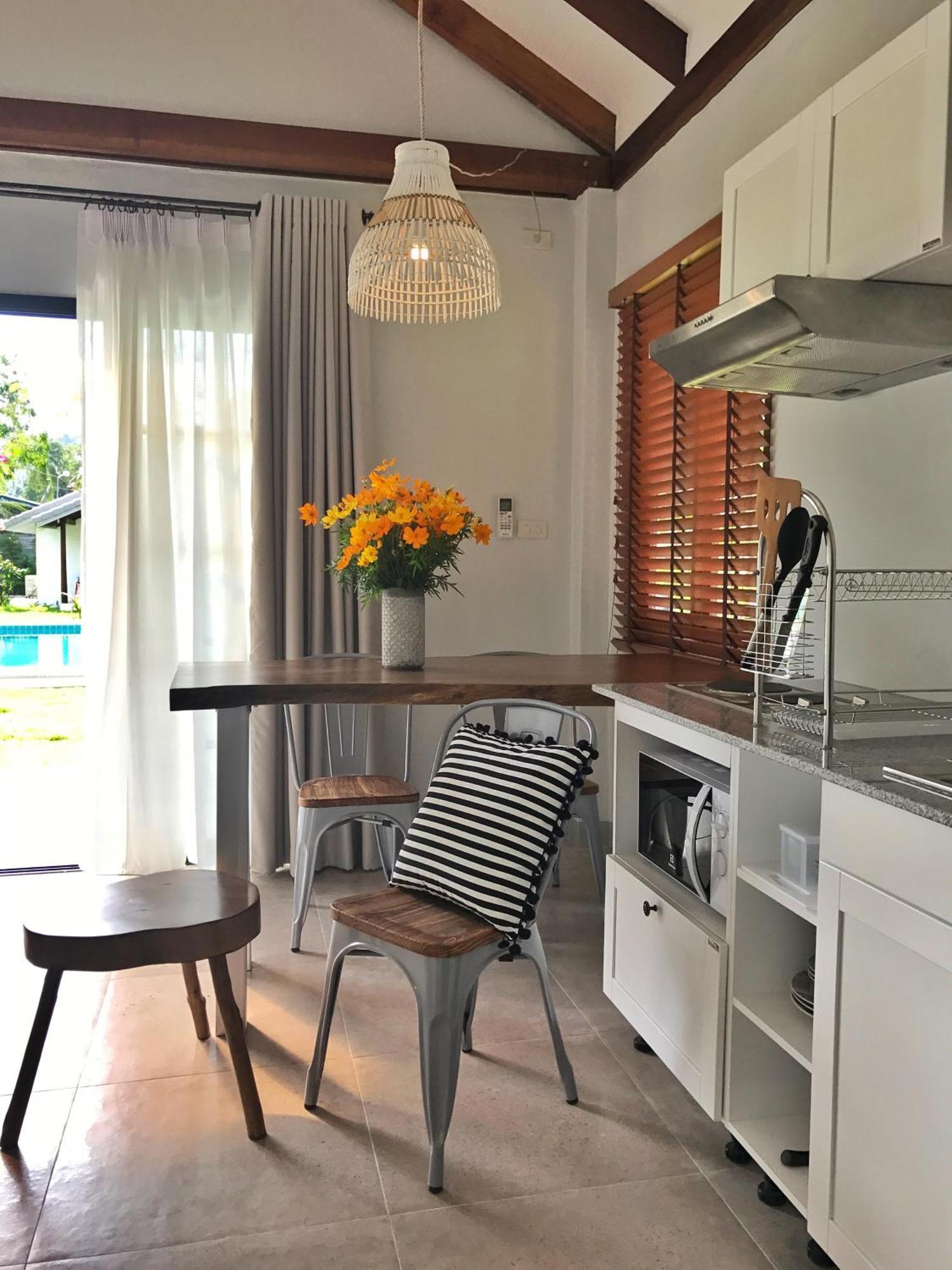 Silan Residence, Koh Phangan - An authentic village experience Chaloklum Bilik gambar
